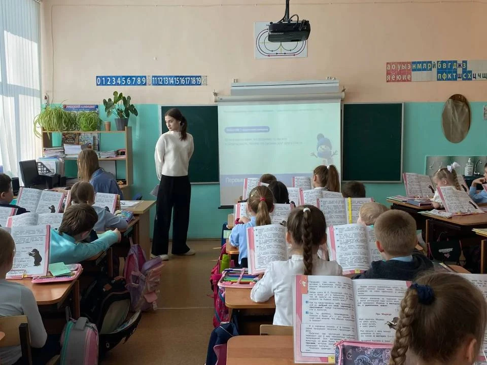 🧊 БЕЗОПАСНО С ПЕРВЫМИ: РАСКРЫВАЕМ ТАЙНУ ТАЮЩЕГО ЛЬДА Активисты нашей первички провели увлекательную 