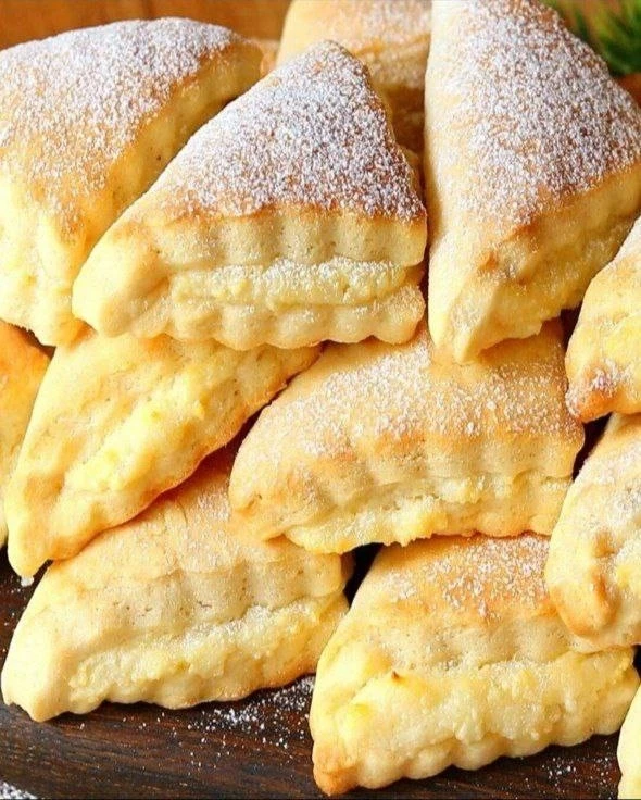 ПЕЧЕНЬЕ "КАРМАНЧИКИ" С ТВОРОГОМ 🍰🍰🍰
Вкусное, нежное печенье с творожной начинкой. Простой рецепт 