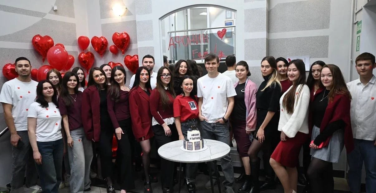 🎉 Наша команда освободила от кредитов и долгов 3993 человек!  • Только за прошлую неделю 19 наших кл