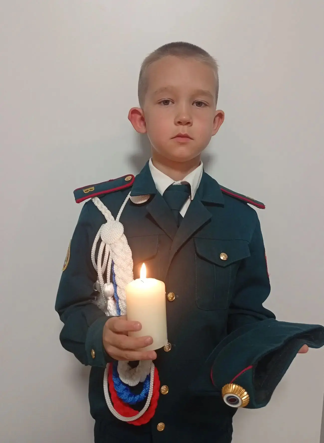 Обучающиеся МАОУ "СОШ √40" г. Чебоксары присоединились к патриотическим акциям «Окна Победы» и «Свеч