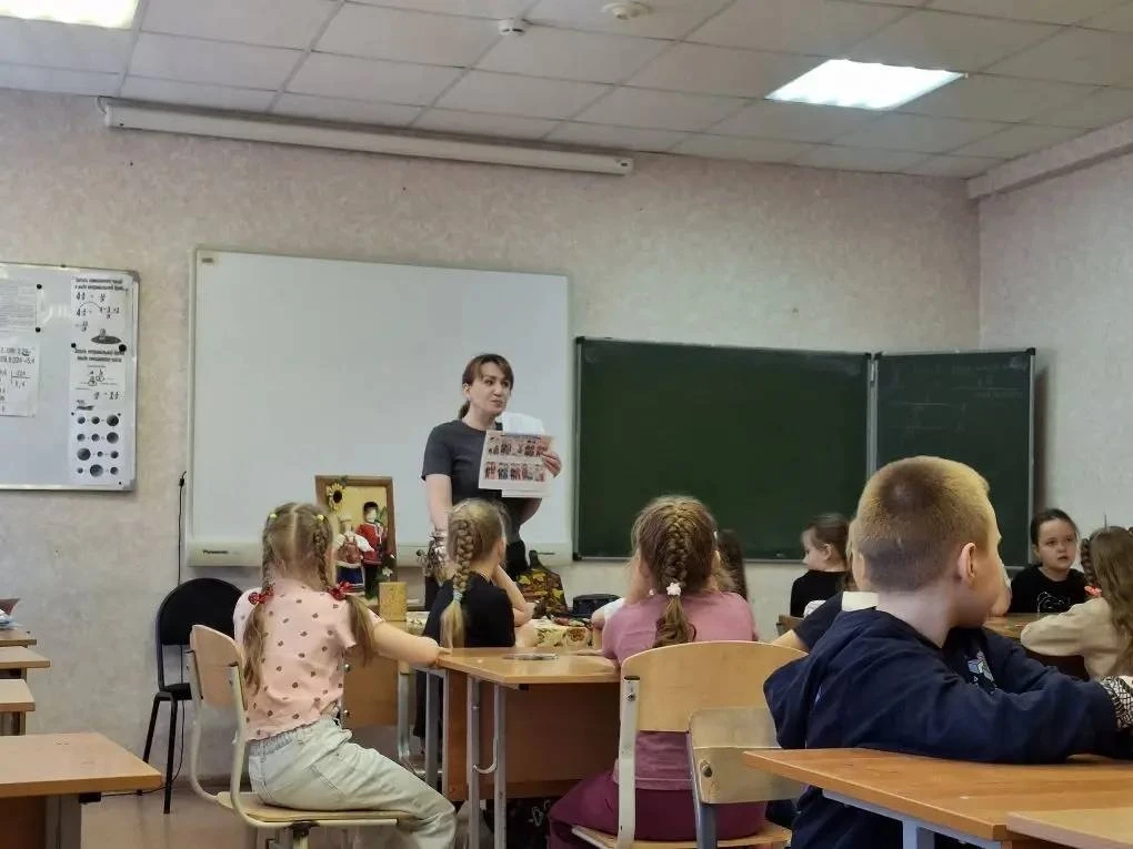 🇷🇺 «Традиции народов России»   2 апреля в нашем лагере состоялся музейный урок на тему «Традиции нар