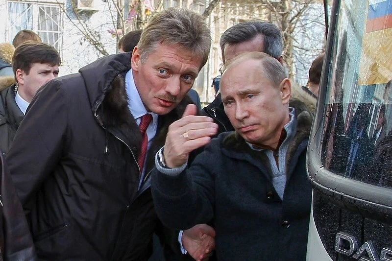 В Астрахани откроется выставка редких фотографий Путина