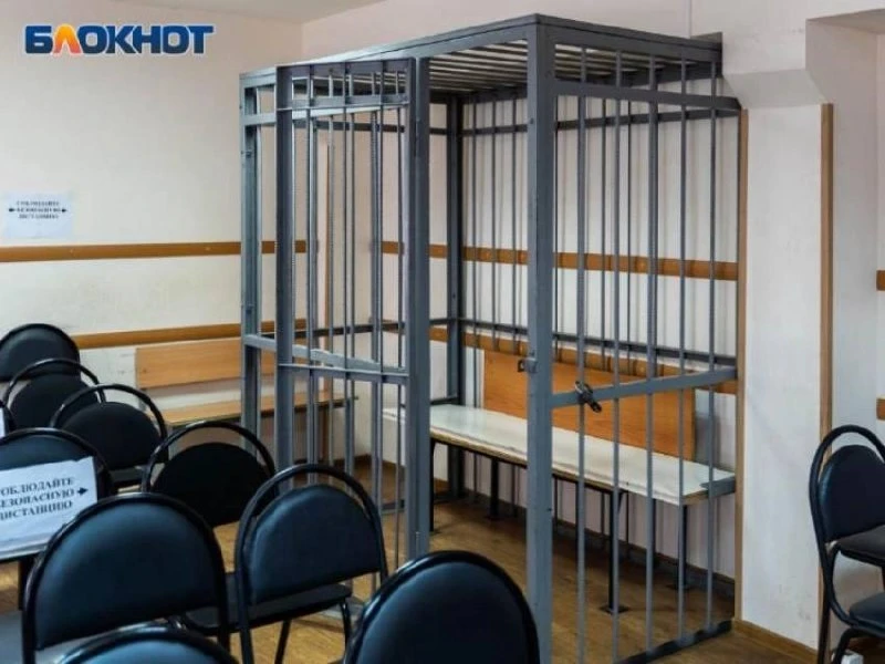 Воронежская квартира превратилась в «общежитие» для восьми иностранцев, но только на бу...