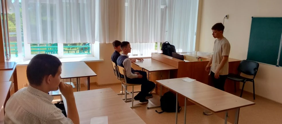 Профориентация в действии: от рабочей профессии до науки
Сегодня у учеников 8-х и 9-х классов прошла