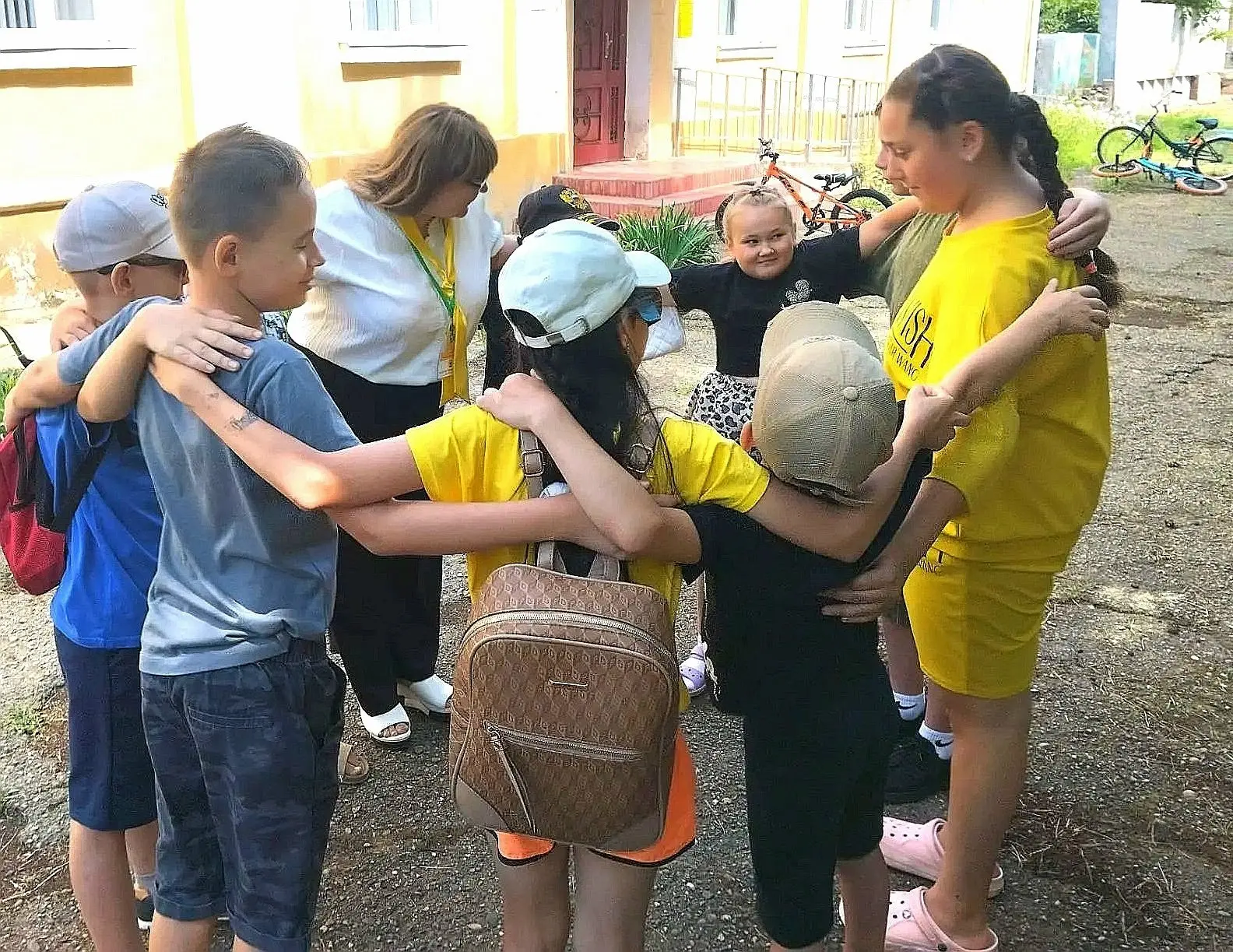 Детей и подростков отделения реабилитации учат дружить