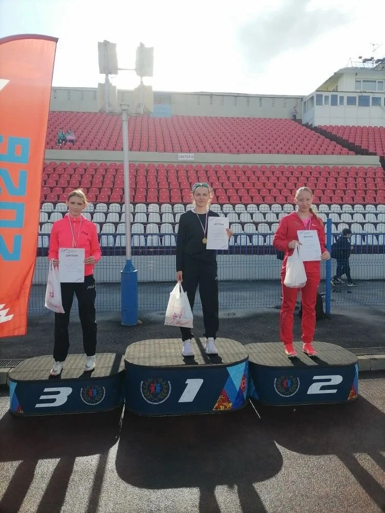 Толкают, прыгают и бегают быстро легкоатлеты ФОК «Олимпийский»! 💪