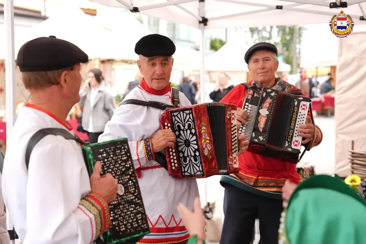 👵 Месяц заботы и внимания