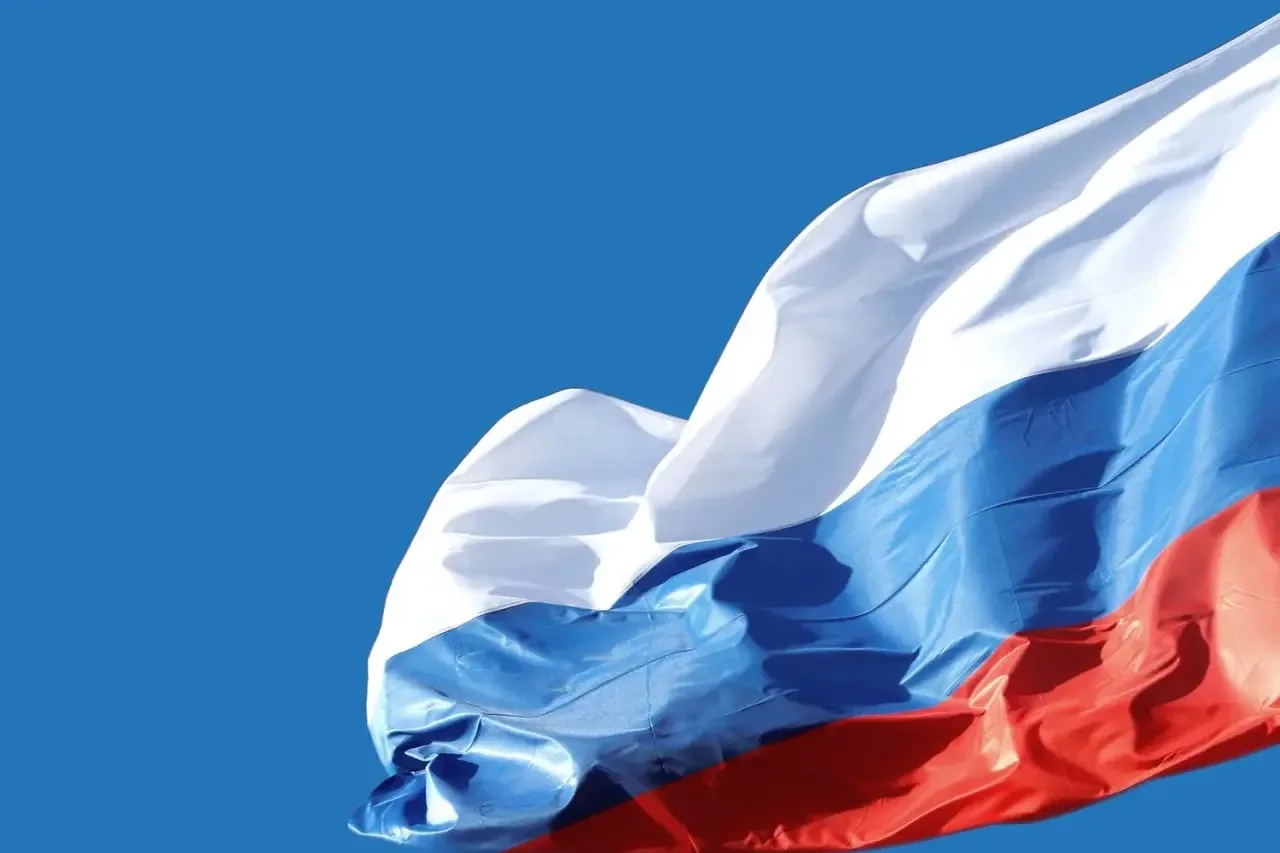 Дорогие педагоги, учащиеся и родители!
Сердечно поздравляю вас с главным государственным праздником 