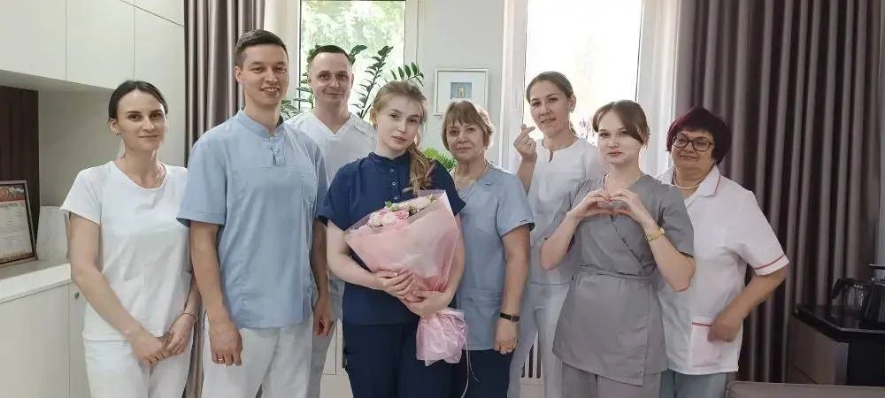 Сегодня команда Клиники Золотых сердец «Дент-Аурум» поздравила с Днём рождения Васильев...