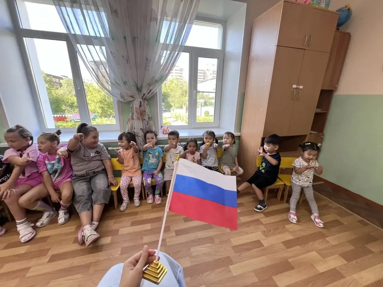 🎉 В преддверии Дня Государственного флага Российской Федерации в нашем детском саду пр...