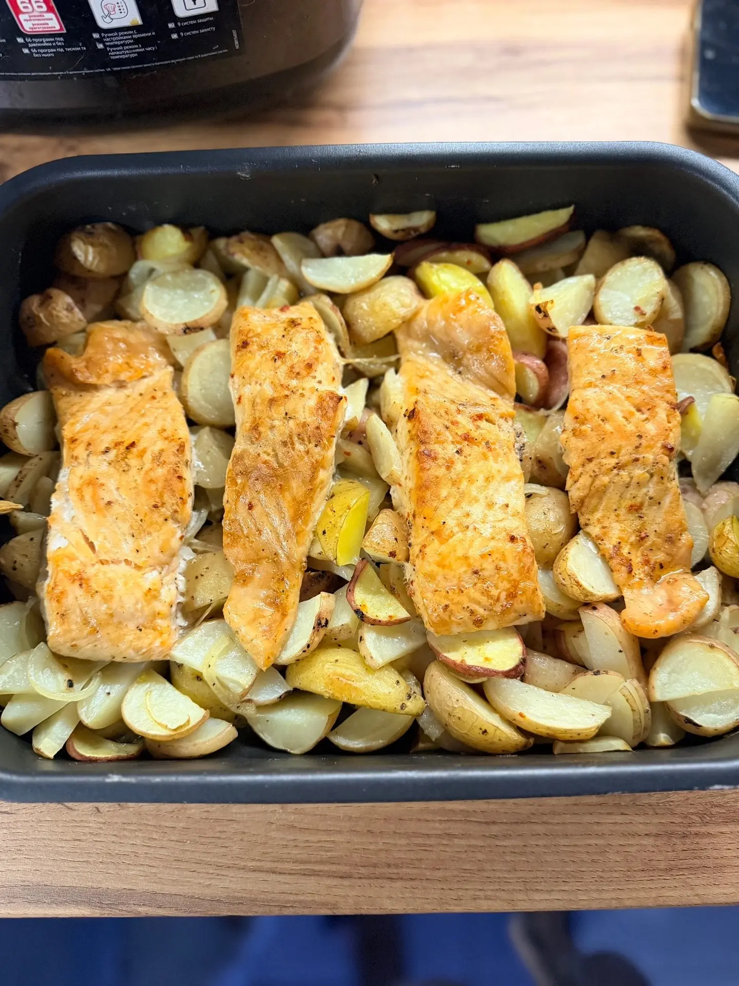 Ну очень вкусный ужин, с очень вкусной и нежной рыбкой, спасибо вам за нее🫶🐟
