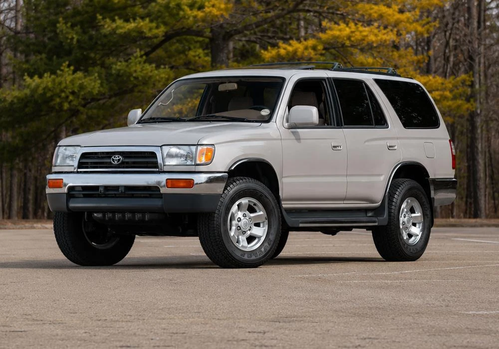 ❗️Эта 30-летняя Toyota 4Runner продана на аукционе дороже нового внедорожника. Мир сошё...