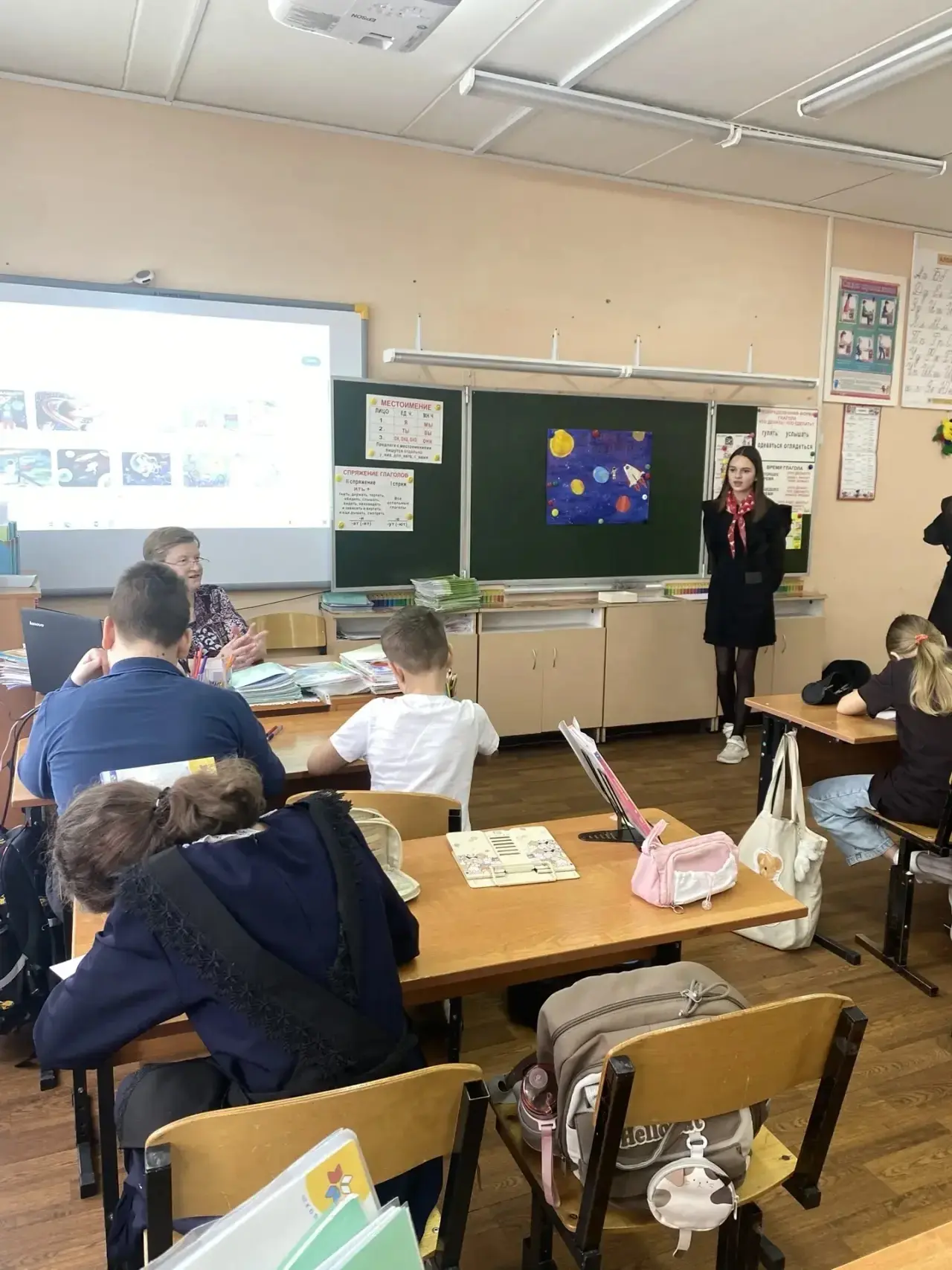 🚀 Крылья Мечты: Космос в Руках Юных Художников! 🚀 Сегодня, в преддверии Дня космонавтики, наш 4 "Б" 