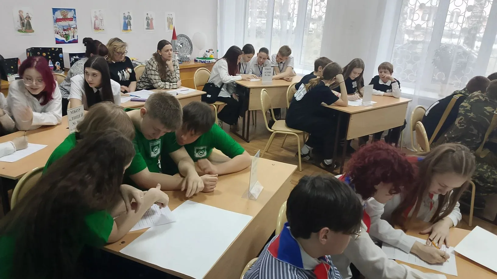🌟 Гордость школы! 🌟  Поздравляем команду «Лидер» из 7 «Б» класса с победой в викторине, посвящённой 