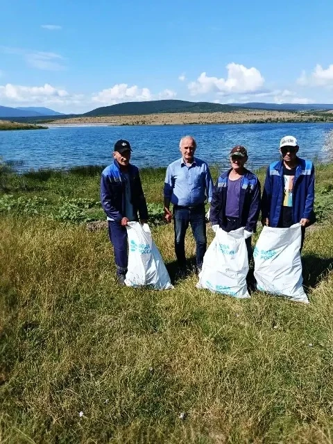 ✅ В Крыму продолжаются экологические акции по уборке береговых линий водных объектов.
