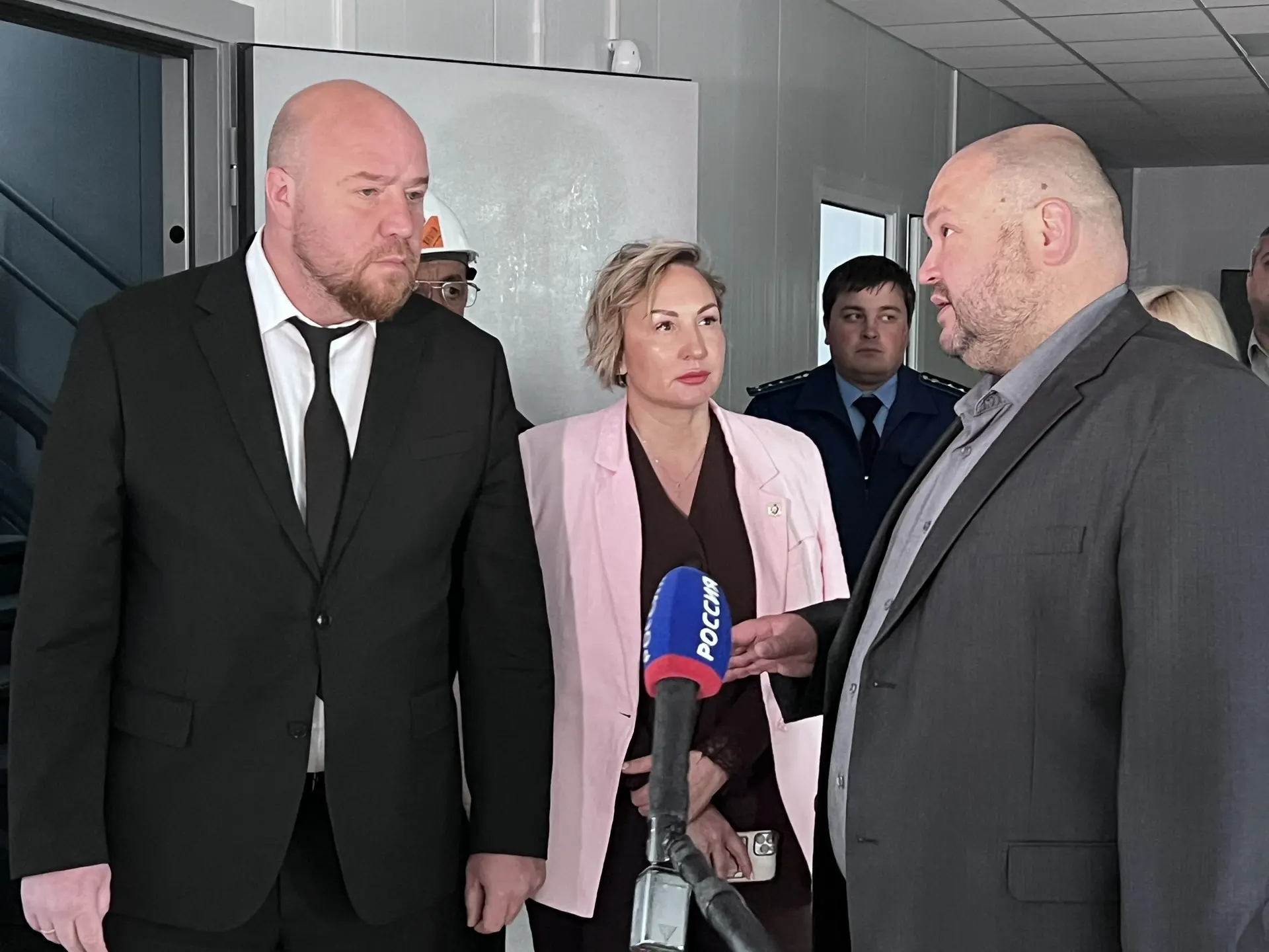 Сегодня в Бикинском округе работает вице‑губернатор А. В. Мельников.
