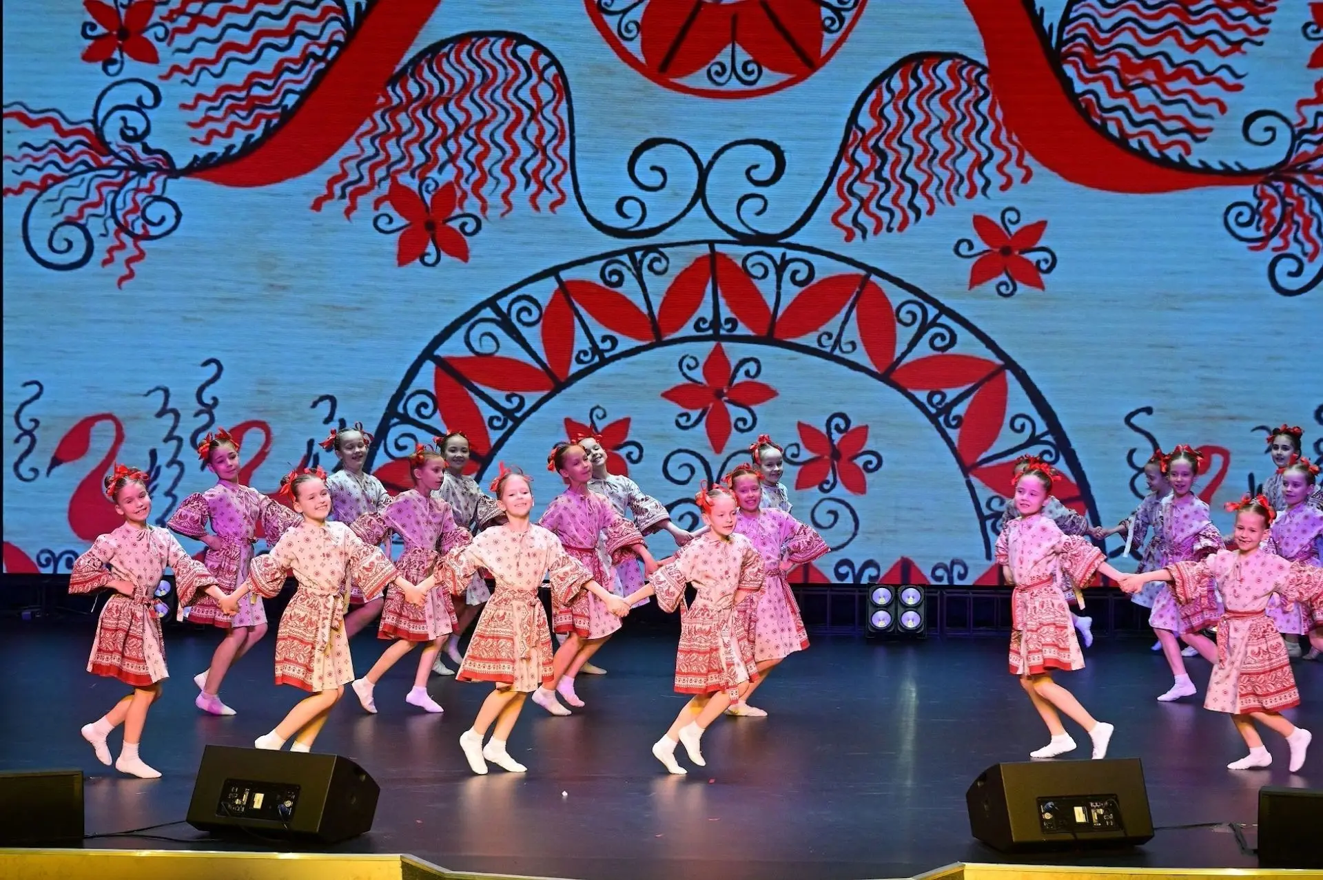 Первый выход на сцену🐣