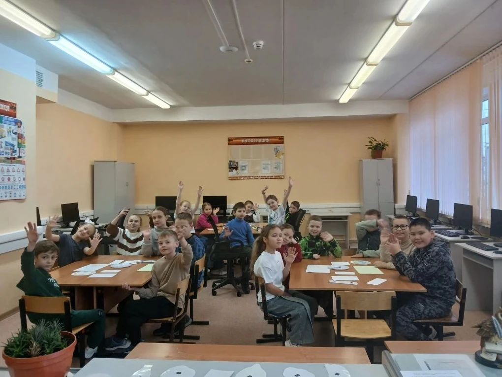 🧡 В рамках месячника ЗОЖ для учеников третьих классов гимназии прошла увлекательная игра под девизом