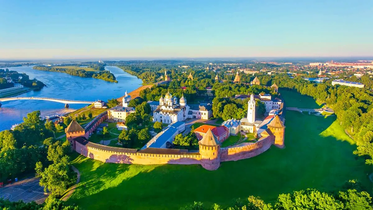 ❕НОВИНКА❕  💫 И здесь Россия молодая свои столицы возвела  Маршрут: Москва - Великий Новгород - Санкт
