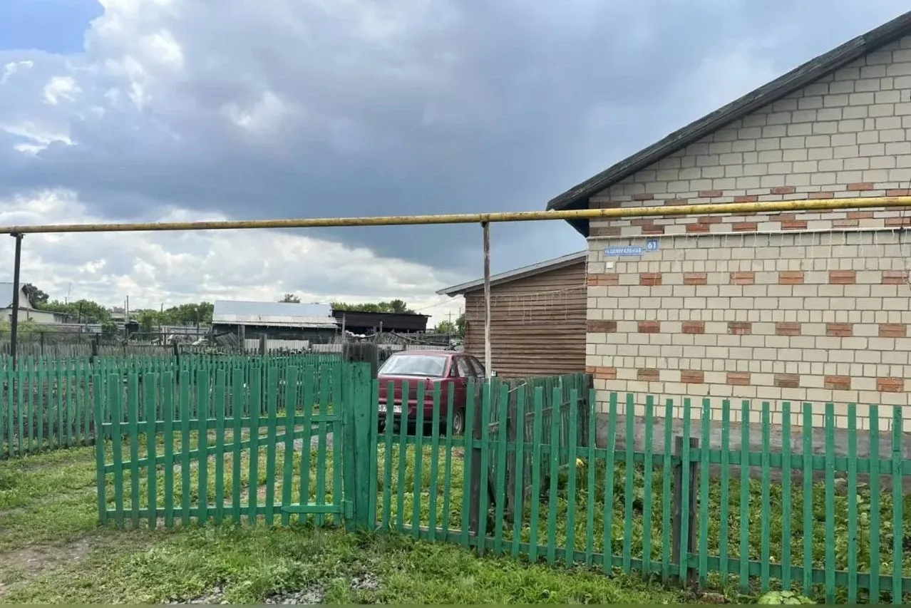 ⚡️Житель Гая убил жену и ранил дочь. Его объявили в розыск

Следователи СК по Оренбургской области у