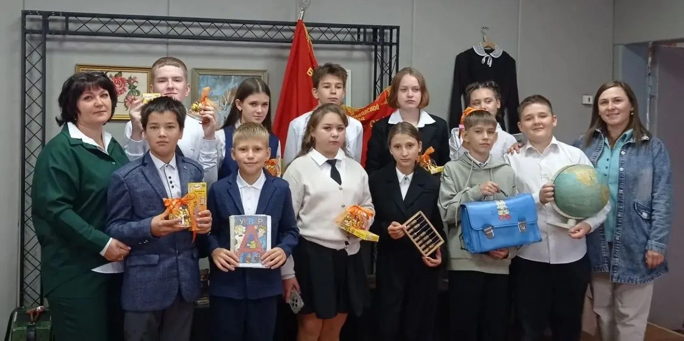 🍁Сегодня в первый день сентября двери нашего музея распахнулись для учеников Верх-Чебу...