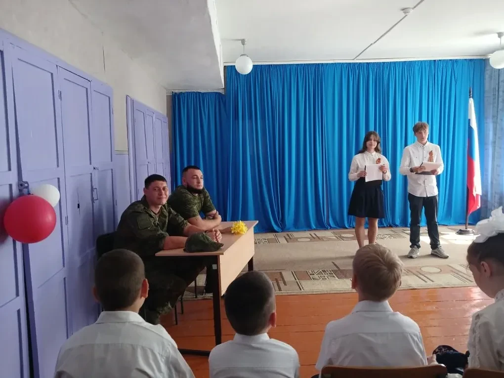 В преддверии празднования 81-ой годовщины Великой Победы в школе с.Порой прошла встреча...