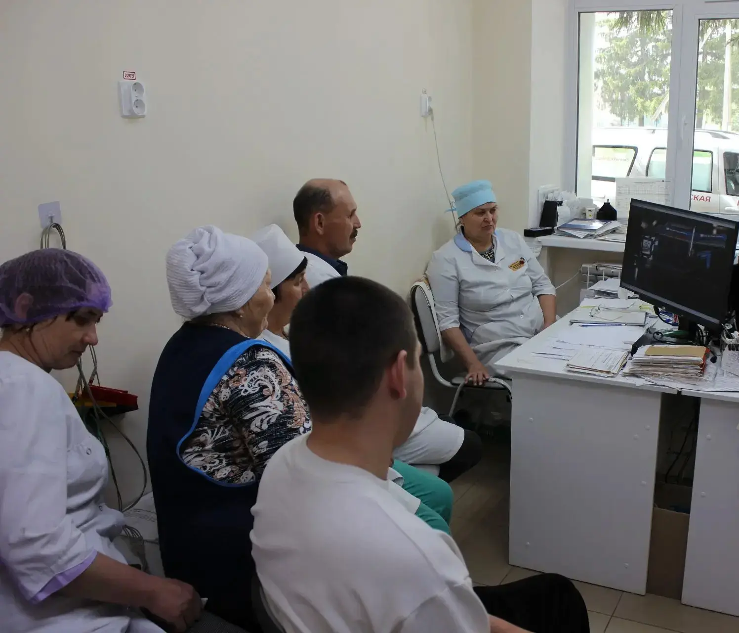 Сегодня в Среднебалтаевской участковой больнице специалисты по безопасности Апастовской...