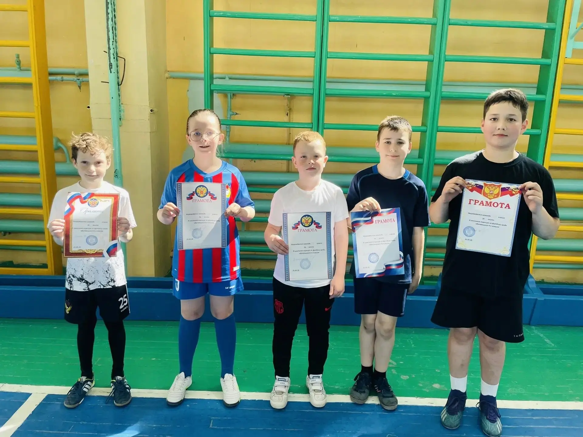 ⚽ В 145 школе прошли соревнования по футболу «Классный кубок». Турнир был организован в...