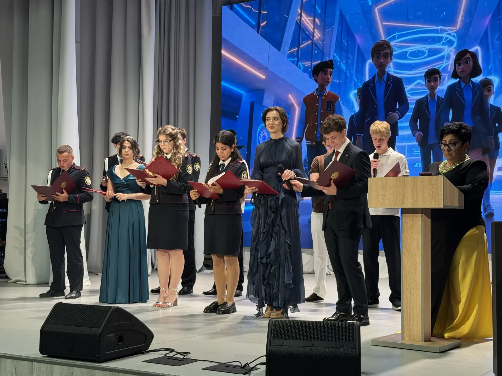 🎉 Выпускной для 11-х классов 🎓 

Сегодня состоялось важное событие для всех одиннадцатиклассников 