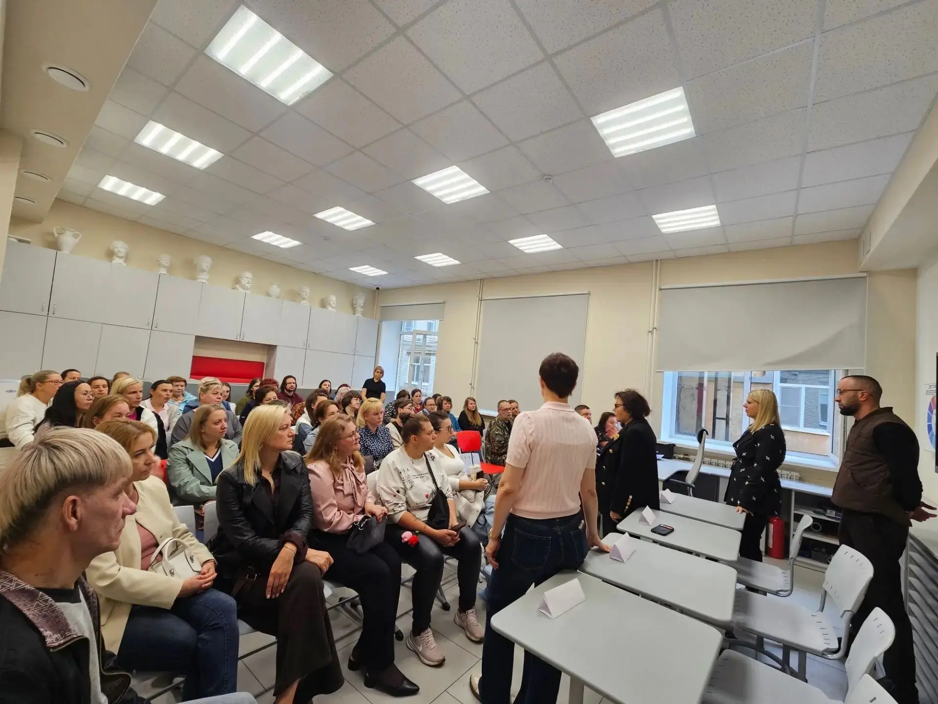 🏫 25 августа в Рахьинском отделении МОУ «СОШ «РЦО» состоялась встреча родителей и педа...