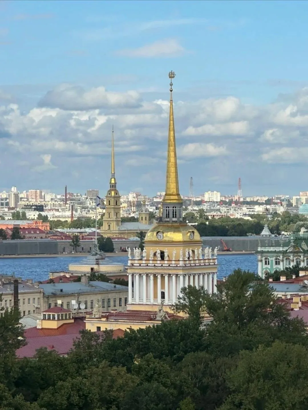 🌟 Белые ночи, разводные мосты, дворцы, уютные дворы и каналы — летом Северная столица ...