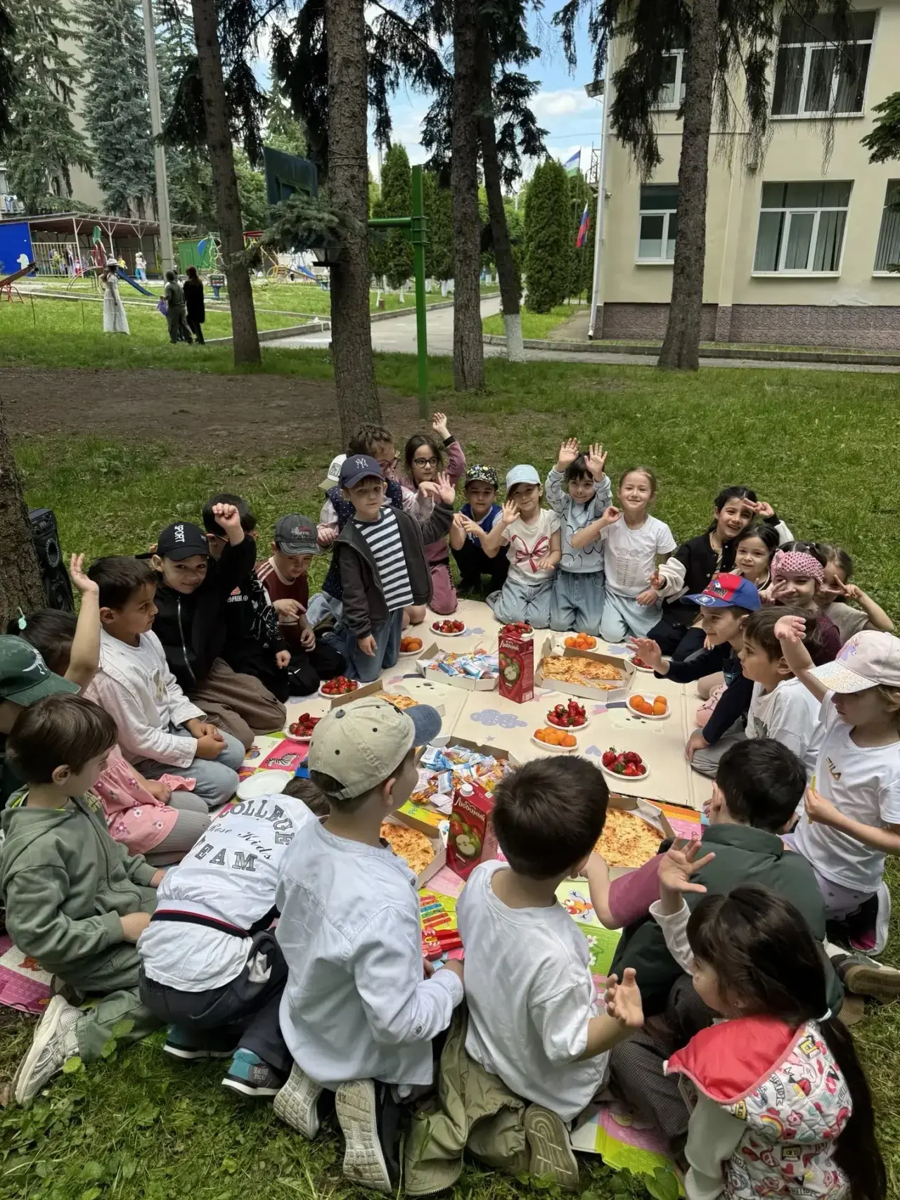 👦👧1 июня, в Международный день защиты детей, на территории нашей Прогимназии царило н...