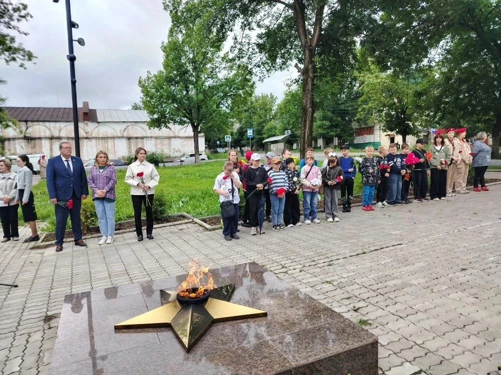 🕯️ ДЕНЬ ПАМЯТИ И СКОРБИ

Сегодня, 22 июня, — особая дата в истории нашей страны. В этот день в 1941