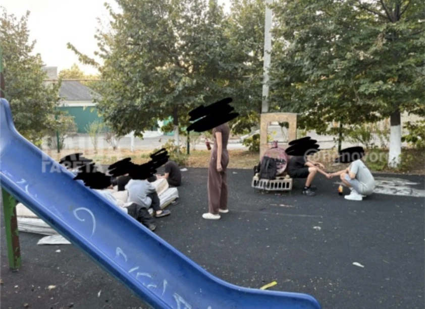 🚨«Сюда детей вести страшно»: жители Балки пожаловались на состояние детской площадки