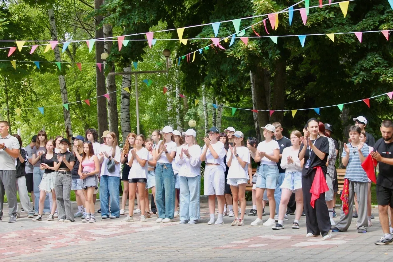 🏕️В лагере «Тополек» стартовала тематическая смена «Лидеры перемен» для активистов уче...