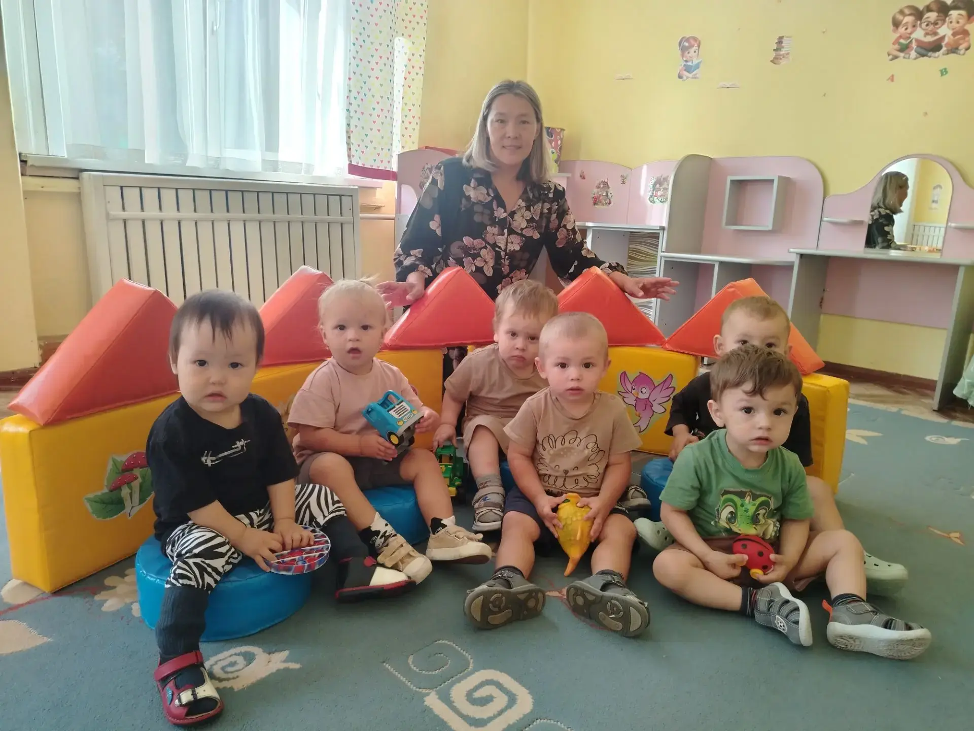 Сегодня наши малыши покоряли мир больших мягких кубиков! 😍