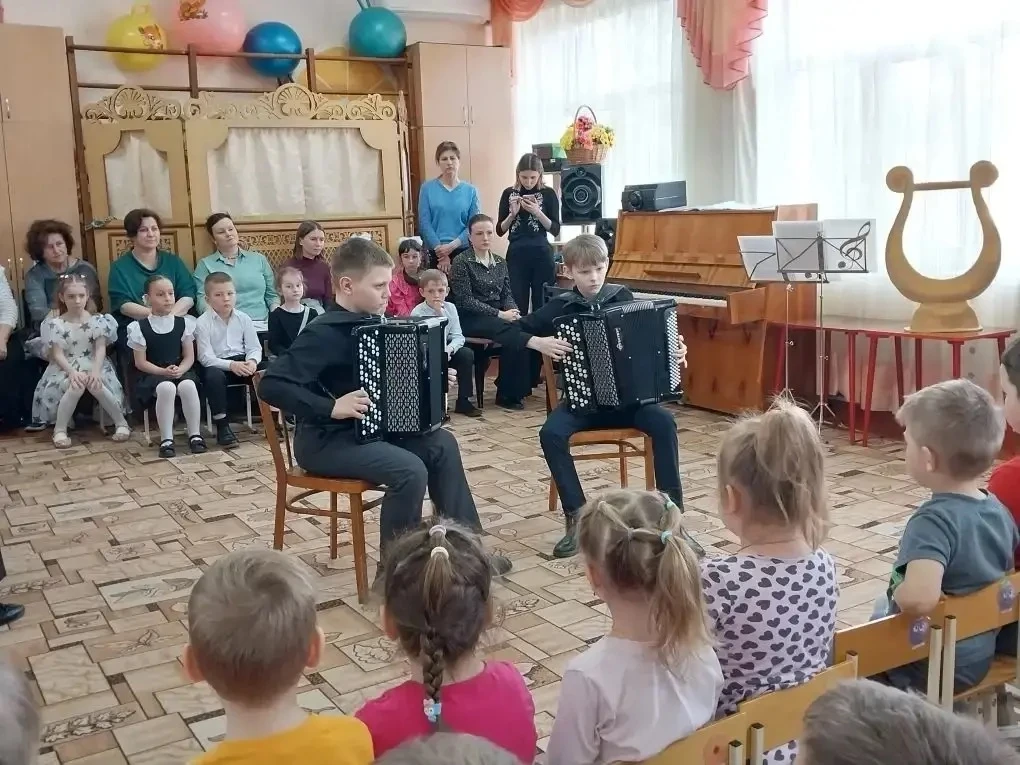 🎶Совместный концерт.                          В рамках взаимодействия с детской школой искусств в де