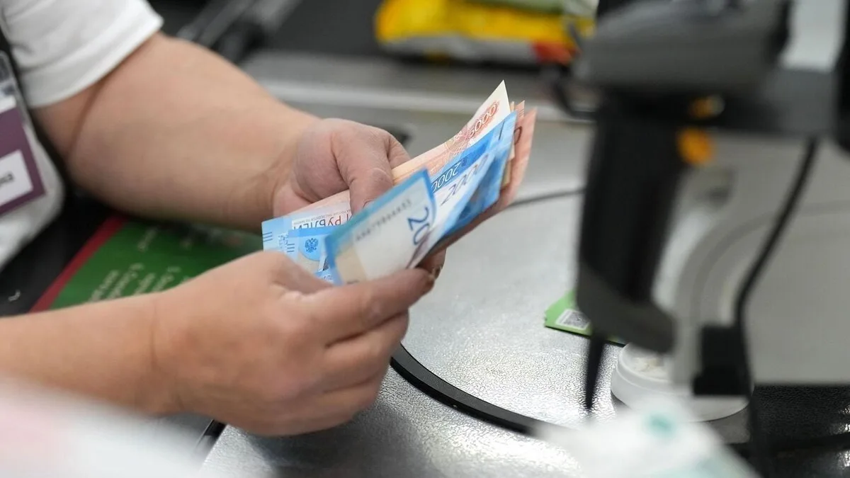 ⚡️ Россияне стали чаще расплачиваться наличными