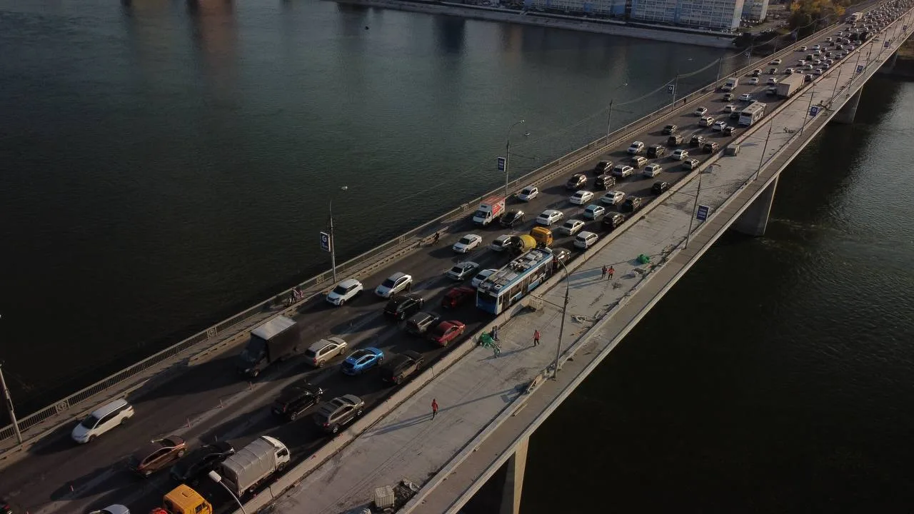 🌉 Правую часть Димитровского моста отремонтируют до 15 июля