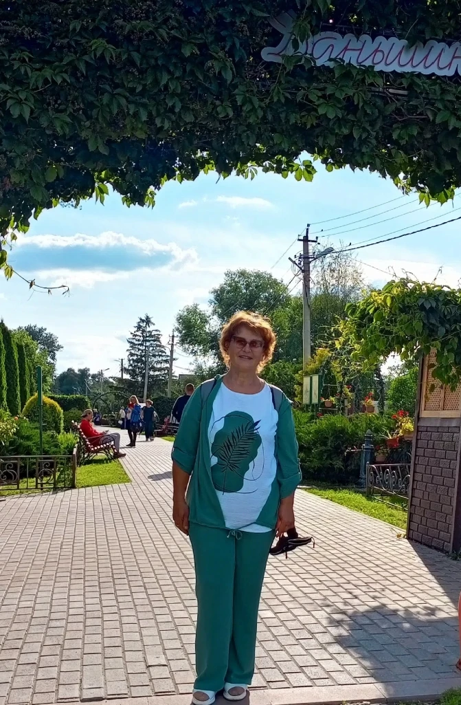 Уважаемая Ирина Павловна!

От всей души поздравляем Вас с днём рождения! Ваша преданность делу и неи