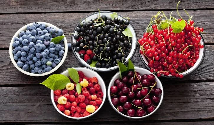 🍒 Июль — ягодный бум!

Друзья, напоминаем: сейчас самый сезон для наших местных суперфудов. Пока ви