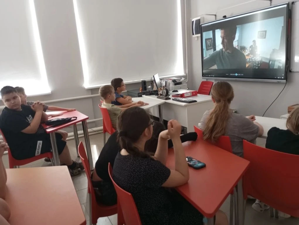 🌈🎬🎥 Ребята из лагеря "Радуга"  присоединились к " Урокам кинограмотности в год единства народов"
