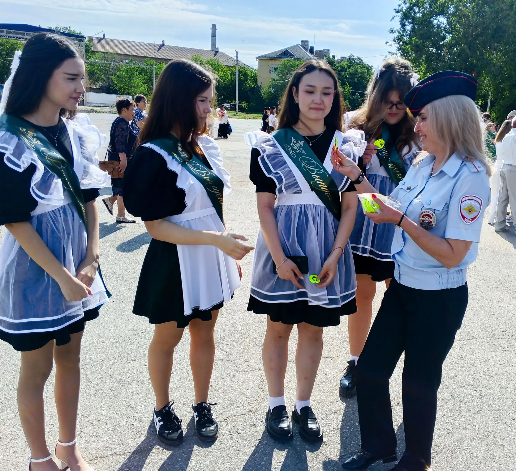 🔔 Последний звонок и безопасность на дорогах: как прошёл праздник в Ахтубинском районе  Сегодня во в