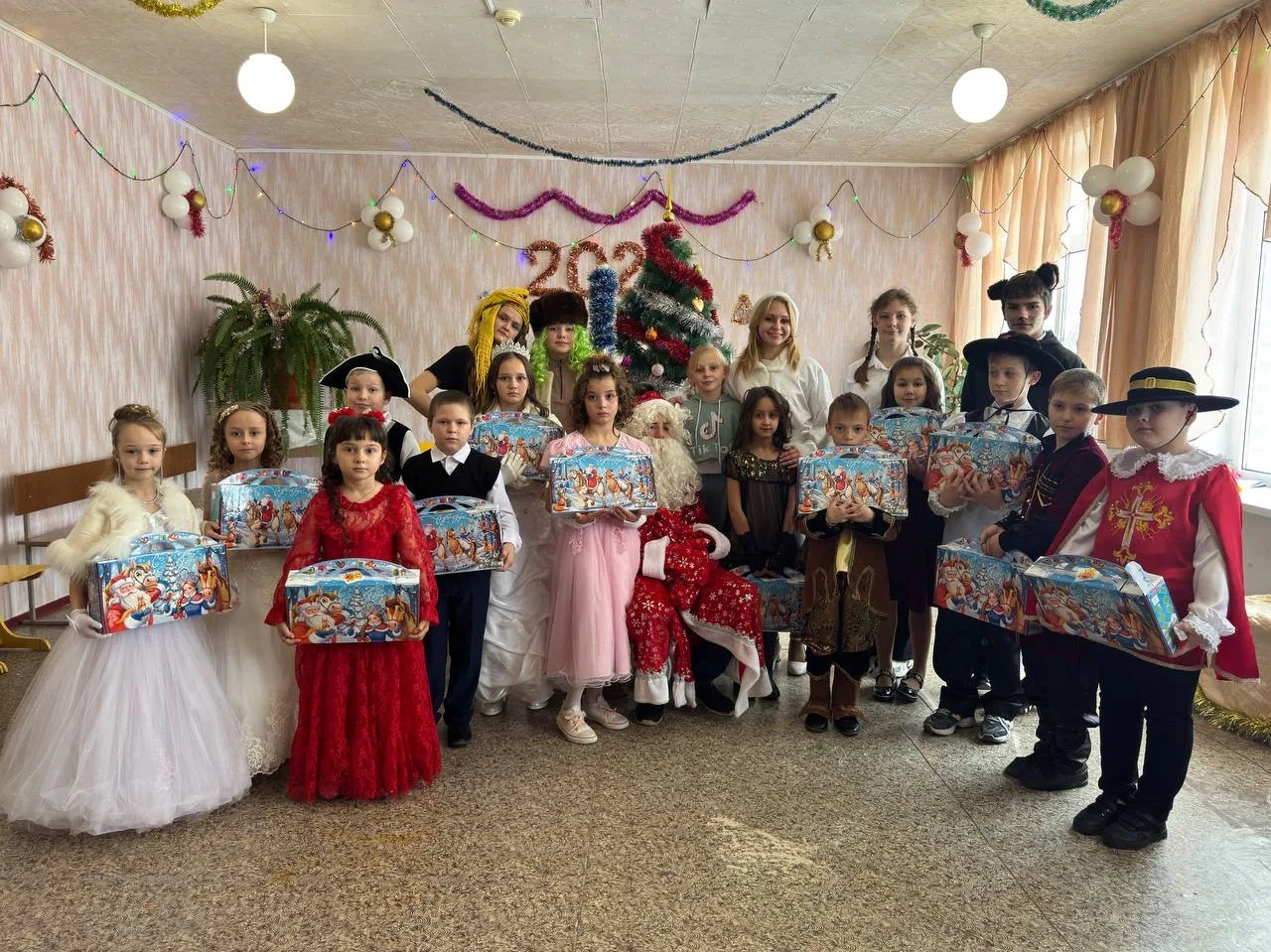 💫 Новогоднее представление от школьного театра!