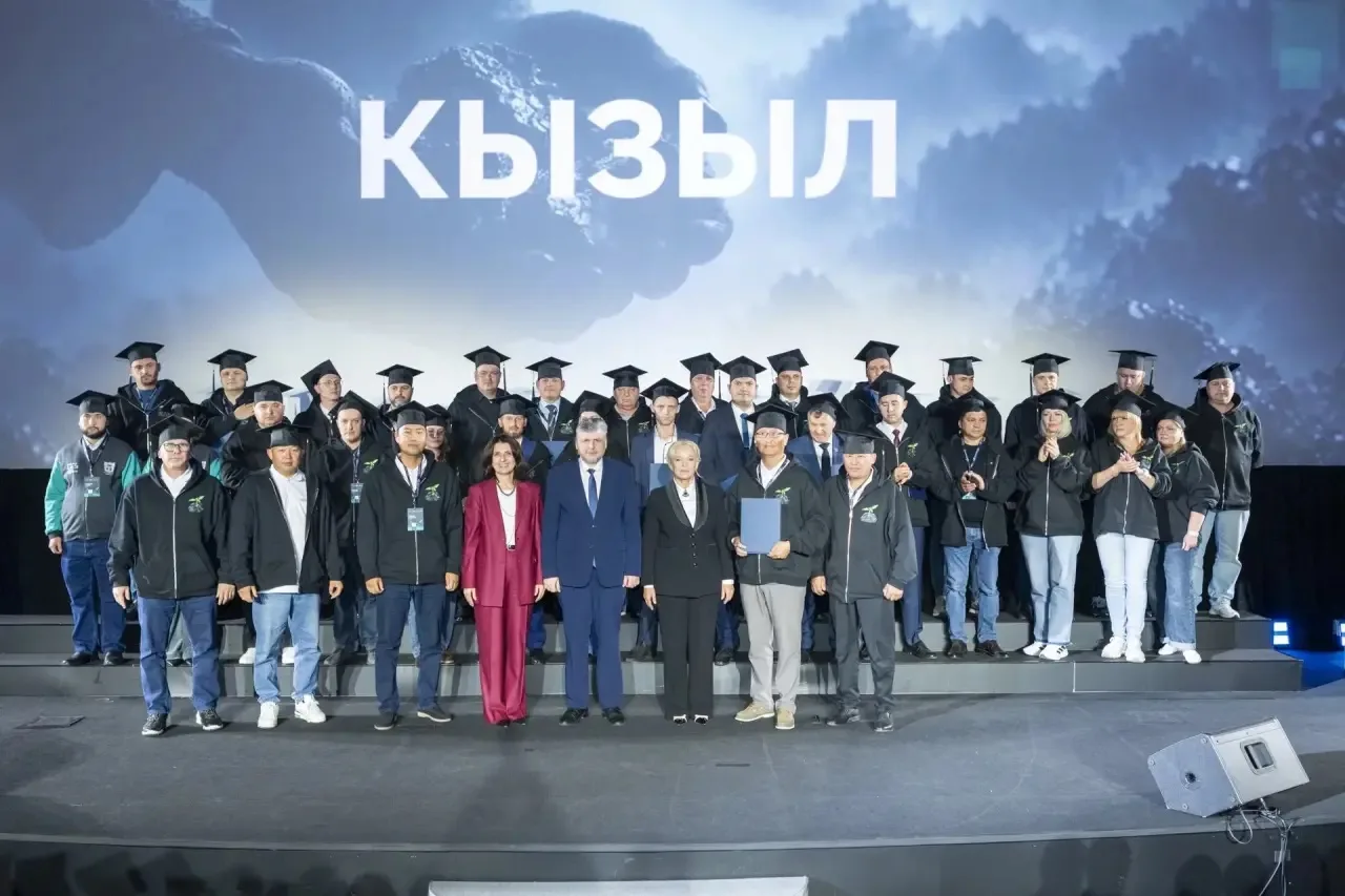 Команда Кызыла завершила обучение по программе «Угольные города» в Сколково