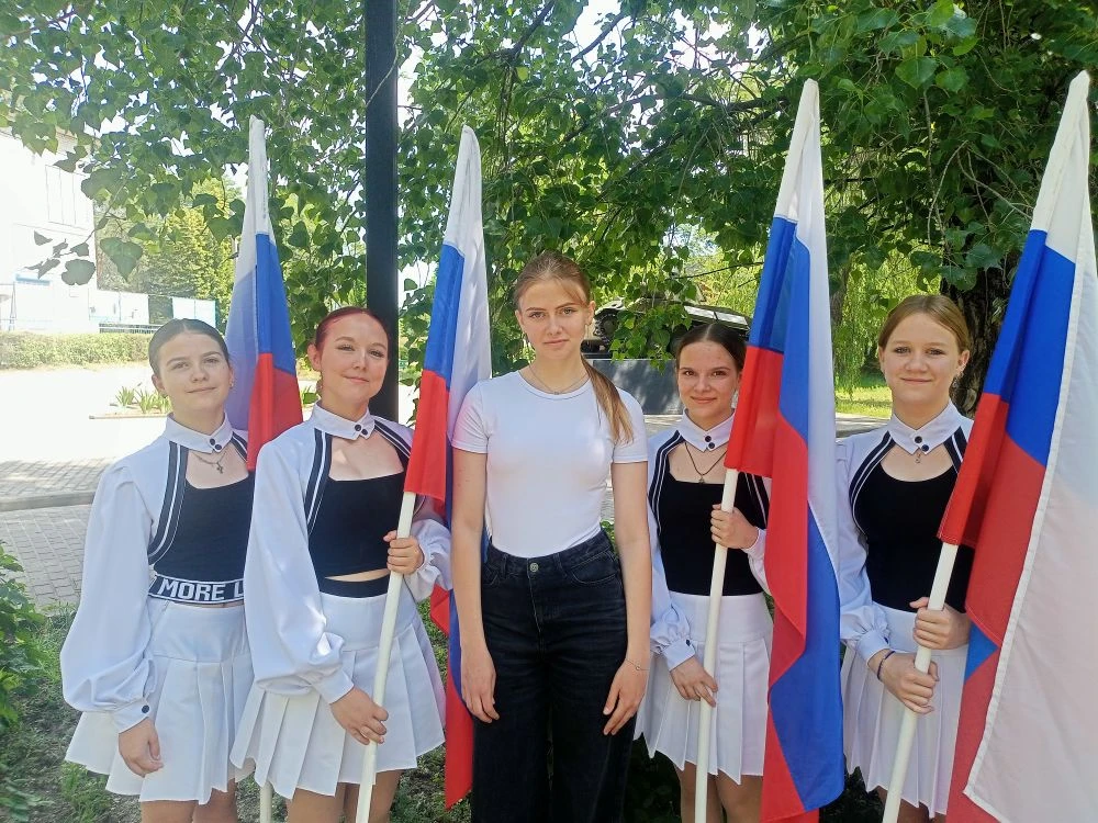 Сегодня проходила торжественная церемония вручения паспорта гражданина Российской Федер...