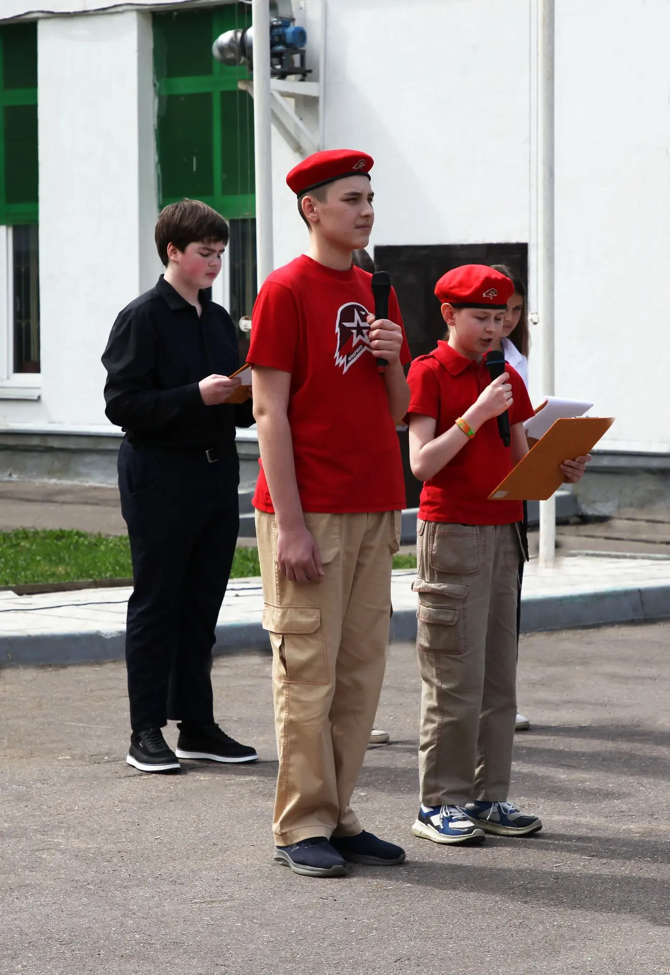 🏅Мы помним, мы гордимся!  🌺 На этой неделе в школе прошли торжественные митинги, посвящённые Дню Вел