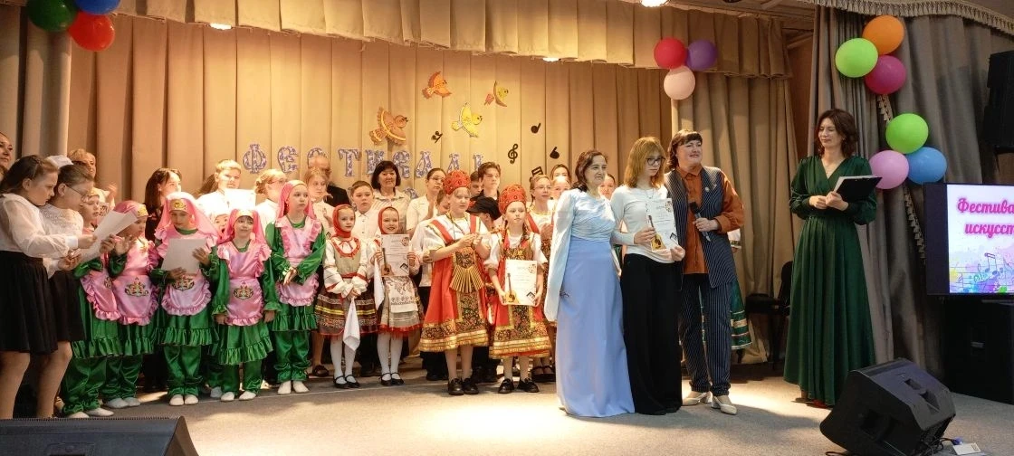 🎶🎨 Фестиваль детского творчества «Музыка и краски» — праздник таланта в Юргинском мун...