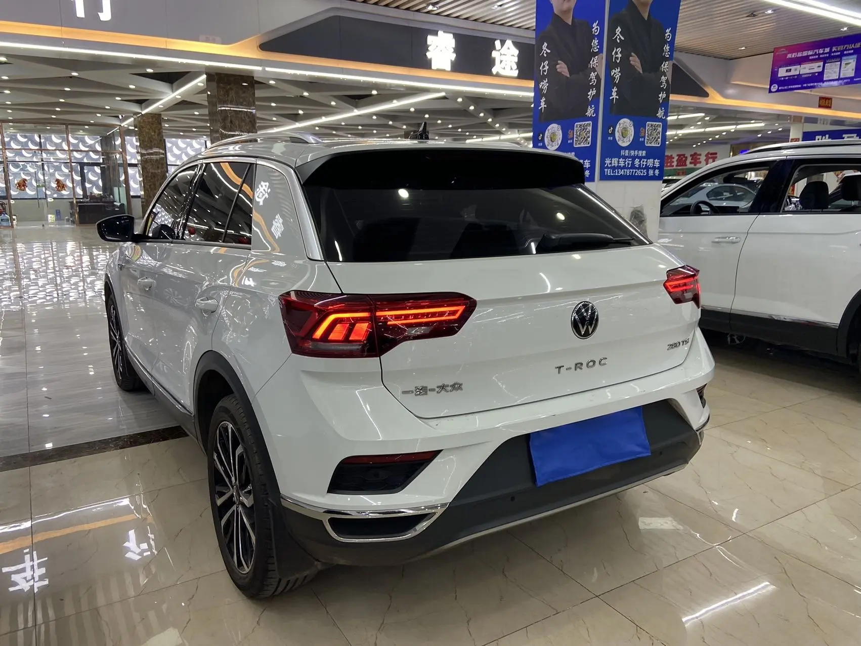 ✅ В наличии на нашей стоянке в Китае   VW T ROC 2023 год 28 000 км 1.4 бензин - 150 ЛС  Передний при