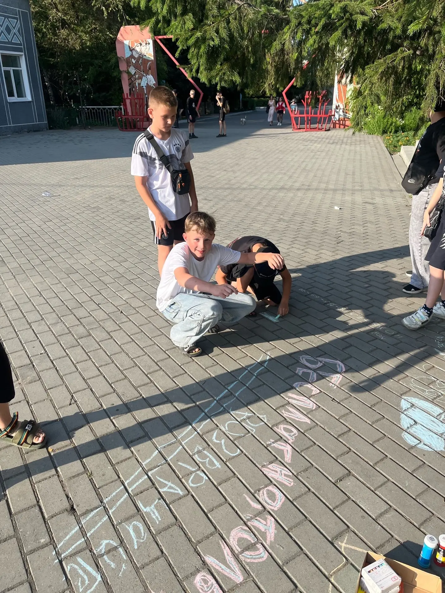 Солнечный день, улыбки и невероятная атмосфера праздника! 🎉 27 июня наш отряд «Эверест» с гордостью